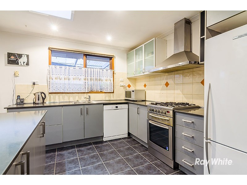 26 Gipps Crescent, Cranbourne North VIC 3977