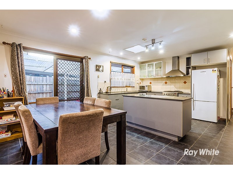 26 Gipps Crescent, Cranbourne North VIC 3977