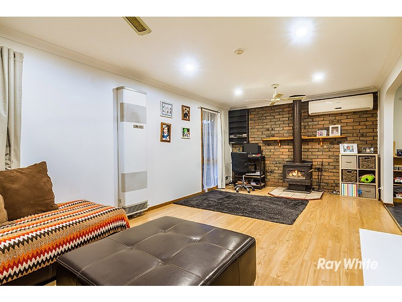 26 Gipps Crescent, Cranbourne North VIC 3977