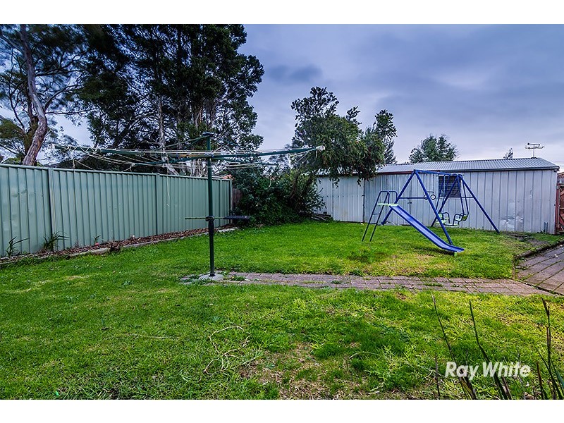 26 Gipps Crescent, Cranbourne North VIC 3977