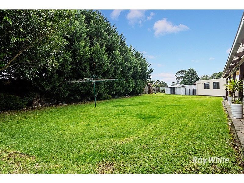 8 Haven Court, Cranbourne VIC 3977