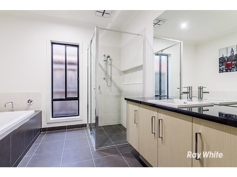 54 Goulburn Street, Cranbourne East VIC 3977