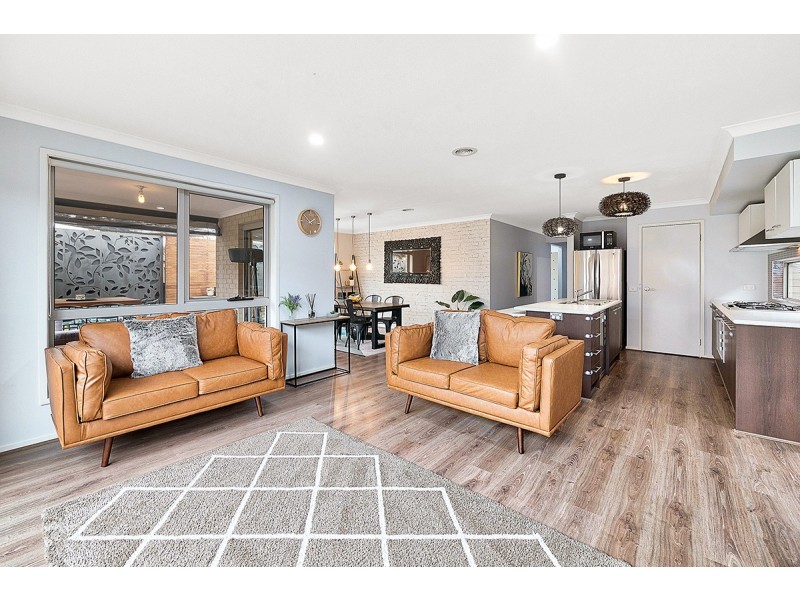 11 Nobel Drive, Cranbourne West VIC 3977