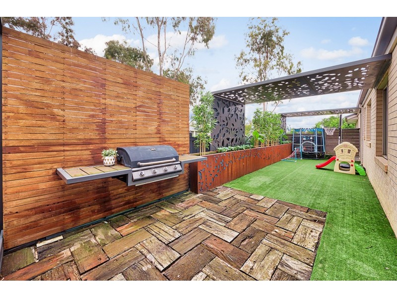 11 Nobel Drive, Cranbourne West VIC 3977