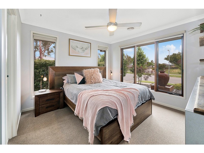 11 Nobel Drive, Cranbourne West VIC 3977