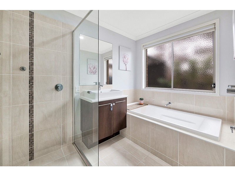 11 Nobel Drive, Cranbourne West VIC 3977