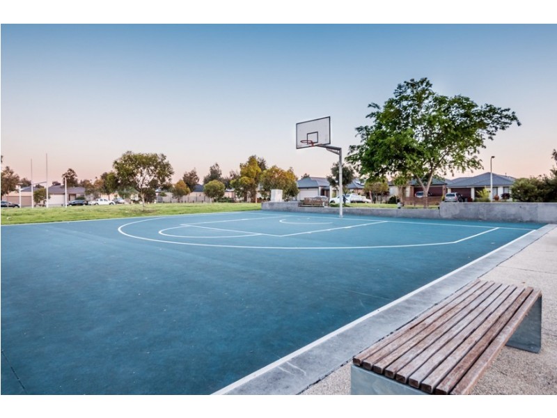 11 Nobel Drive, Cranbourne West VIC 3977