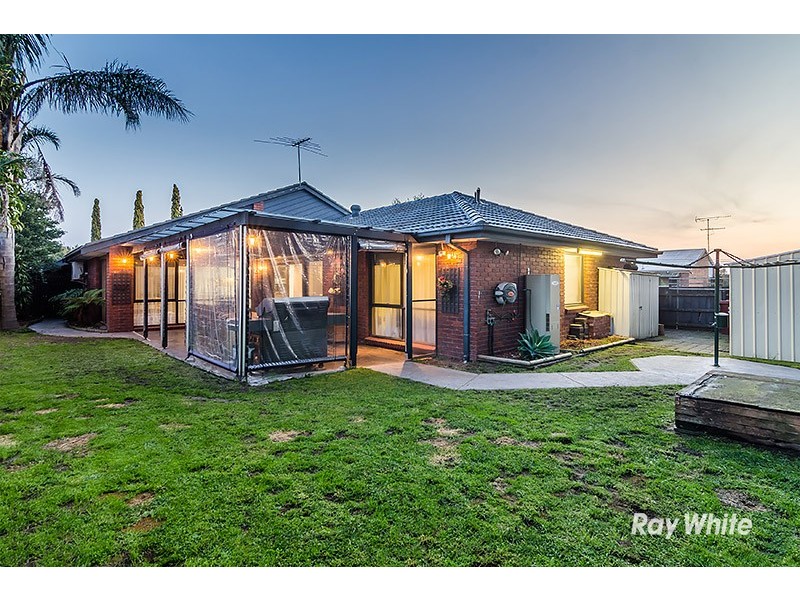 3 Kibo Court, Cranbourne North VIC 3977
