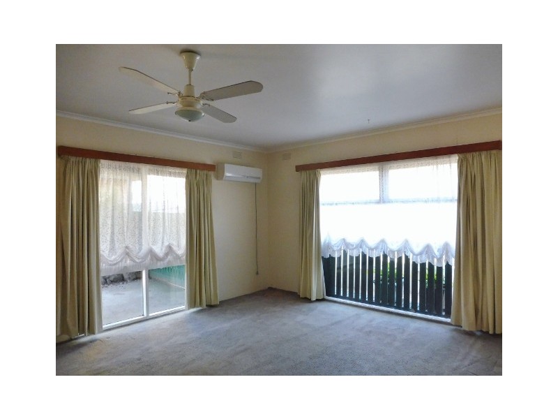 26 Evelyne Avenue, Cranbourne VIC 3977