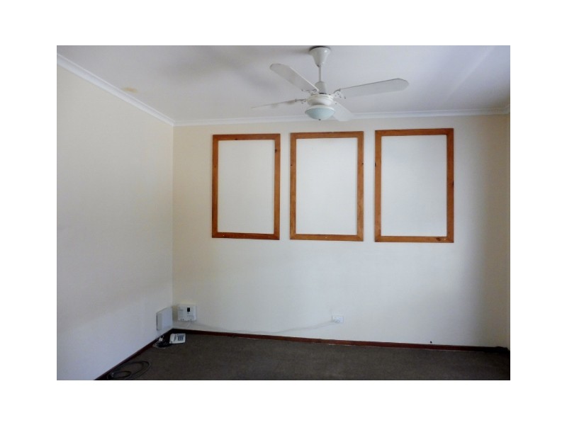 26 Evelyne Avenue, Cranbourne VIC 3977