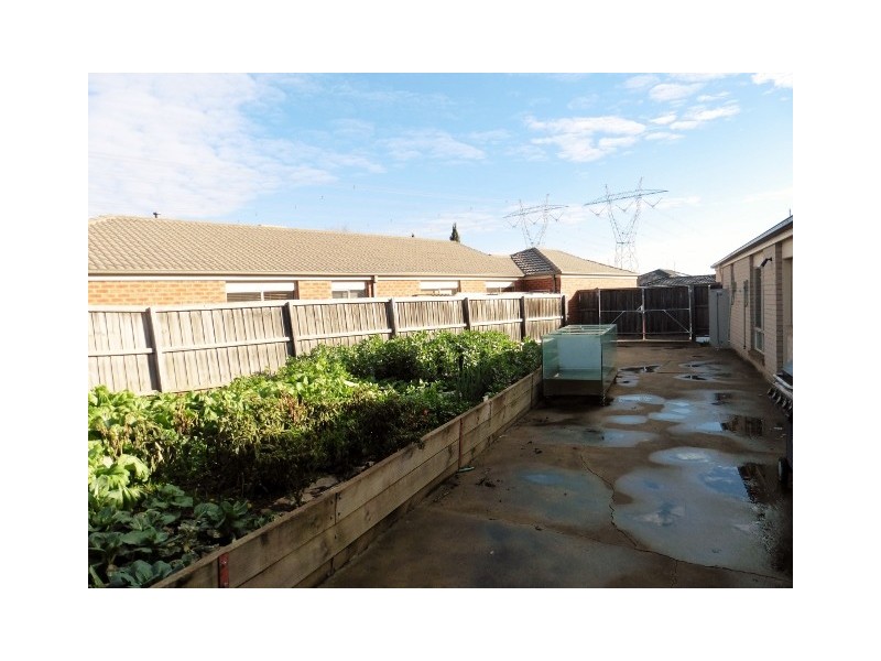4 Fiscus Court, Cranbourne VIC 3977