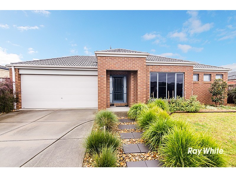 32 Flametree Circuit, Cranbourne VIC 3977
