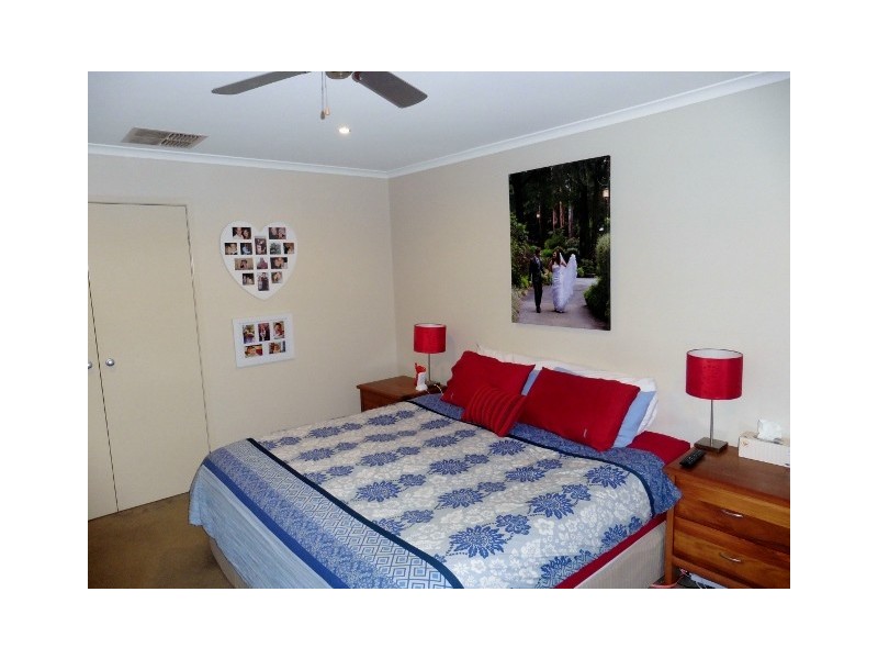 32 Flametree Circuit, Cranbourne VIC 3977