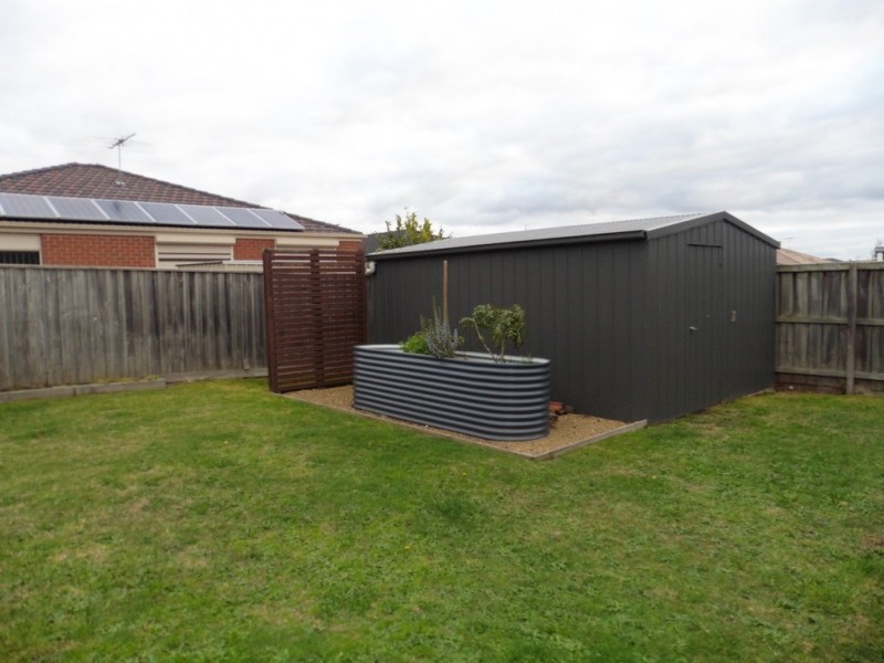 32 Flametree Circuit, Cranbourne VIC 3977