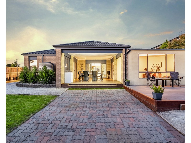 12 Canadian Maple Place, Lyndhurst VIC 3975