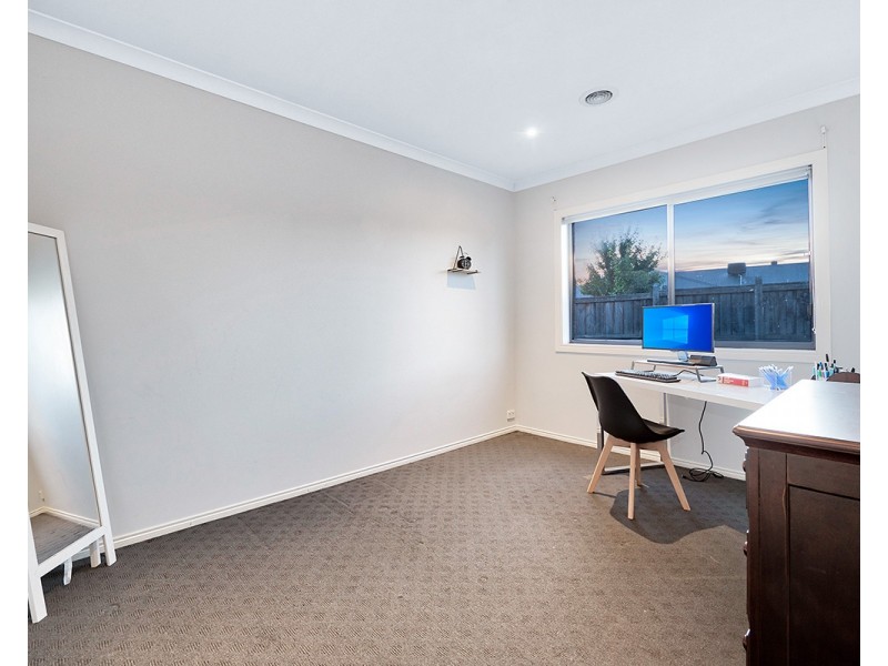 12 Canadian Maple Place, Lyndhurst VIC 3975