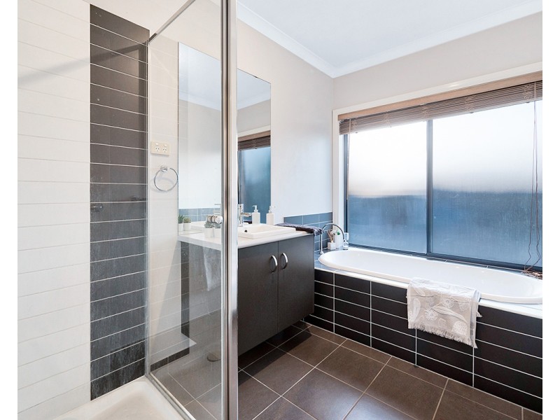 12 Canadian Maple Place, Lyndhurst VIC 3975