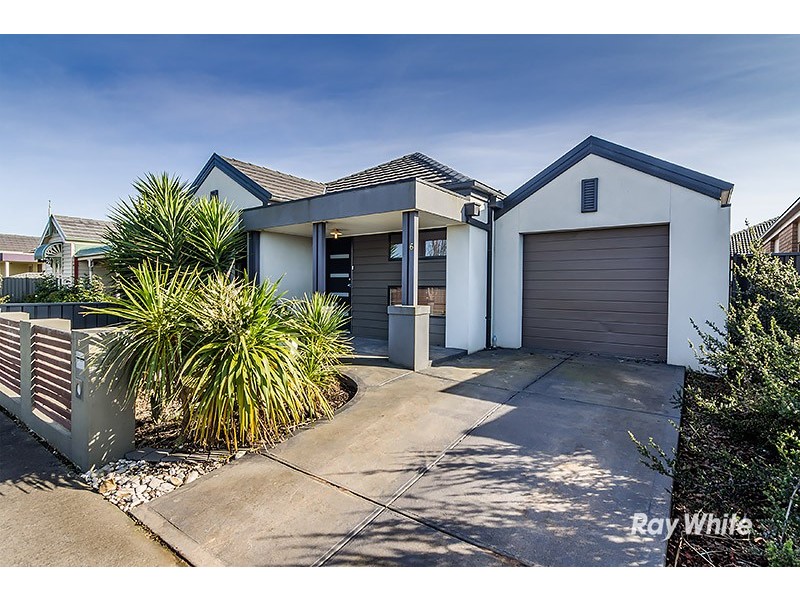 6 Sarton Link, Pakenham VIC 3810
