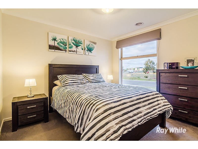 6 Karabair Street, Clyde North VIC 3978