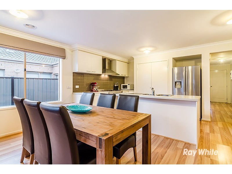 6 Karabair Street, Clyde North VIC 3978