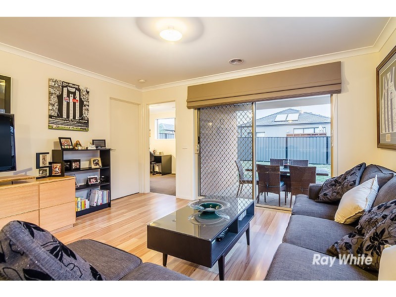 6 Karabair Street, Clyde North VIC 3978