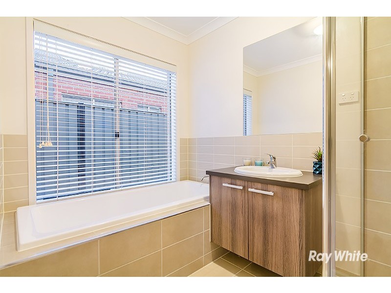 6 Karabair Street, Clyde North VIC 3978