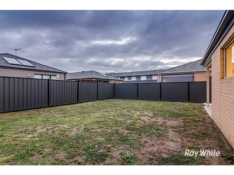 6 Karabair Street, Clyde North VIC 3978