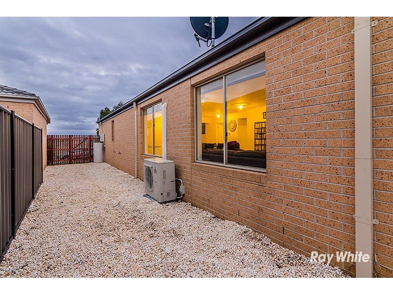 6 Karabair Street, Clyde North VIC 3978