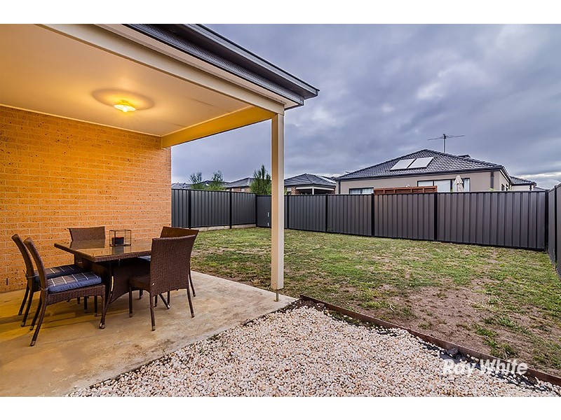 6 Karabair Street, Clyde North VIC 3978