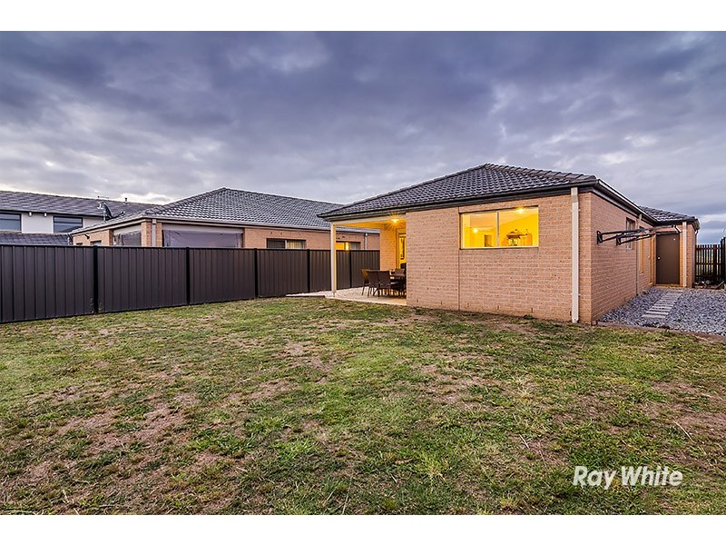 6 Karabair Street, Clyde North VIC 3978