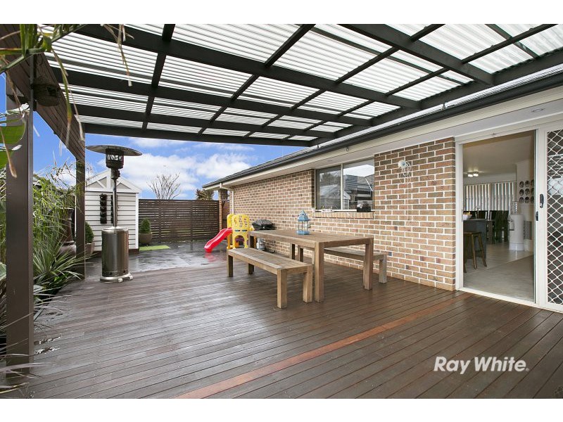 27 Majestic Boulevard, Cranbourne VIC 3977