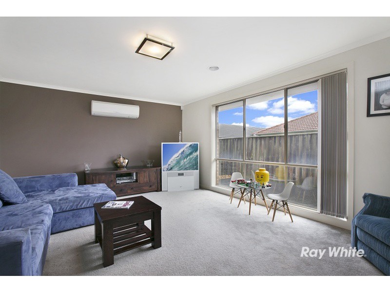 27 Majestic Boulevard, Cranbourne VIC 3977
