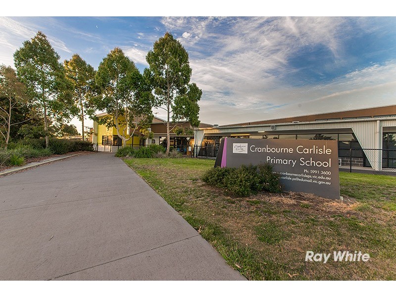 27 Majestic Boulevard, Cranbourne VIC 3977