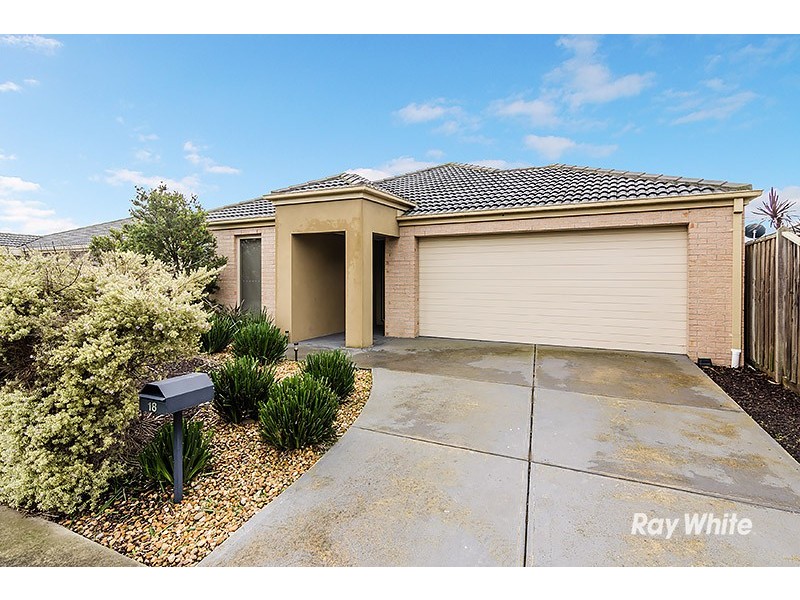 18 Westmoreland Avenue, Cranbourne North VIC 3977