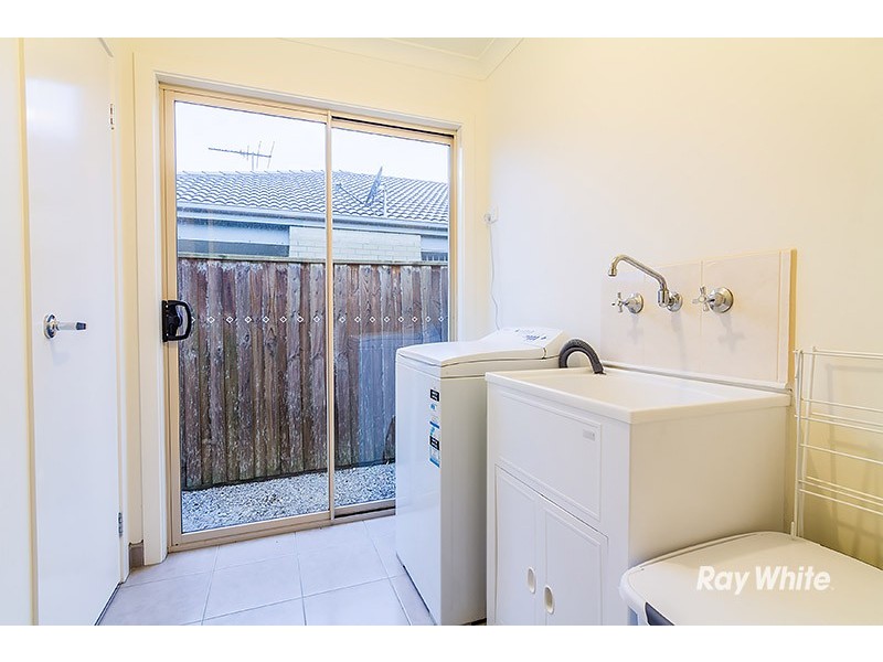 18 Westmoreland Avenue, Cranbourne North VIC 3977