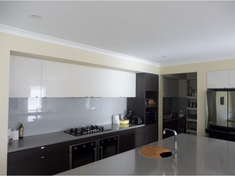 6 Scarlet Ash Drive, Cranbourne West VIC 3977