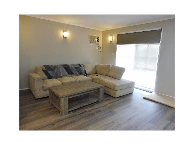 13 Annand Close, Cranbourne West VIC 3977