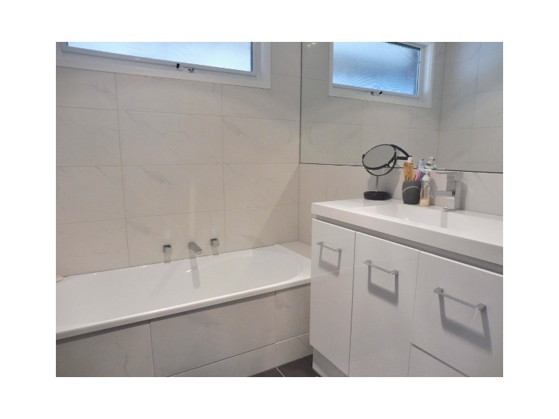 13 Annand Close, Cranbourne West VIC 3977