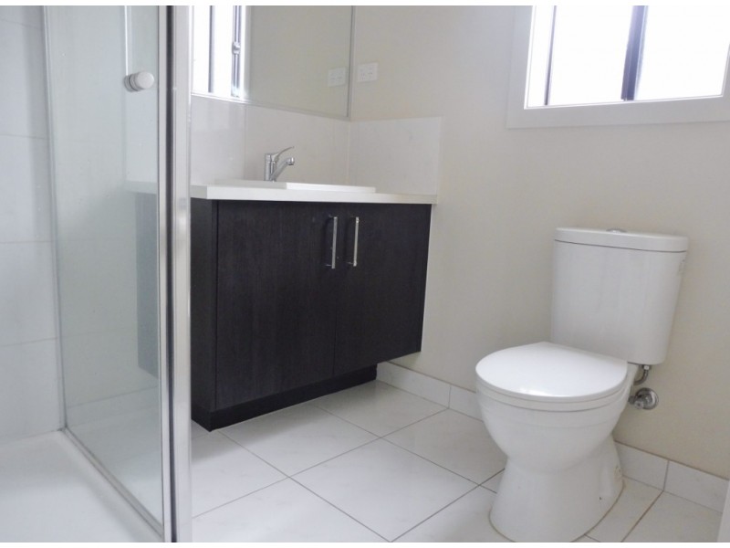 5 Alice Mary Road, Cranbourne West VIC 3977