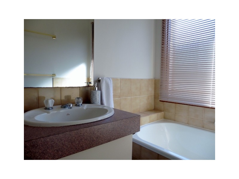 4 Sidney Street, Cranbourne VIC 3977