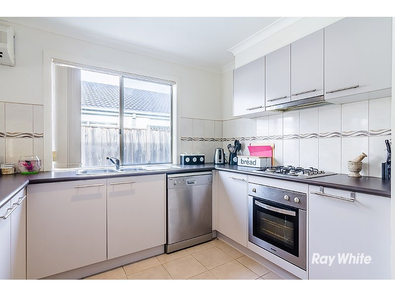 4 Westmoreland Avenue, Cranbourne North VIC 3977