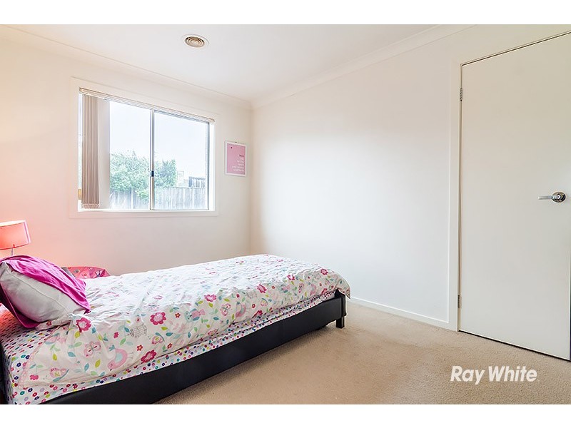 4 Westmoreland Avenue, Cranbourne North VIC 3977