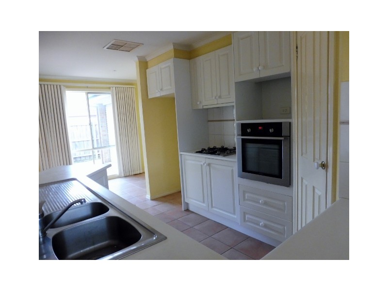 14 Carey Street, Cranbourne North VIC 3977