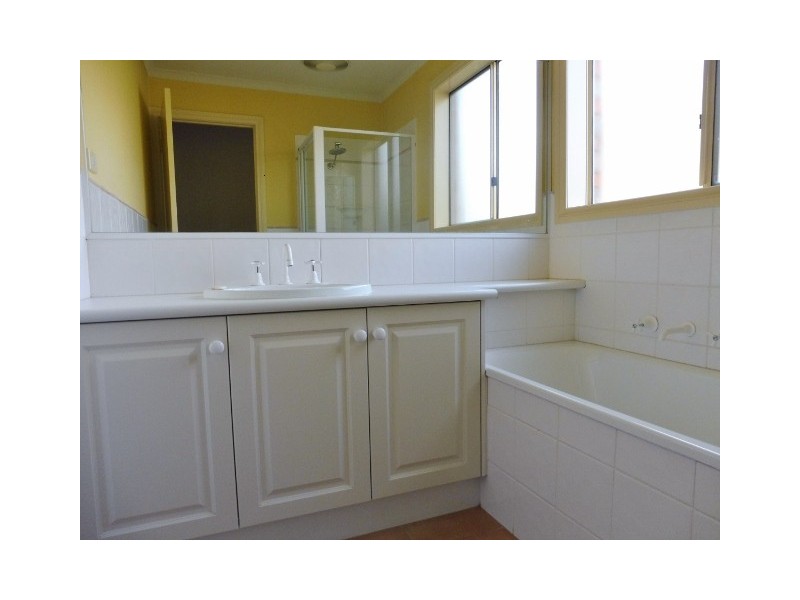 14 Carey Street, Cranbourne North VIC 3977