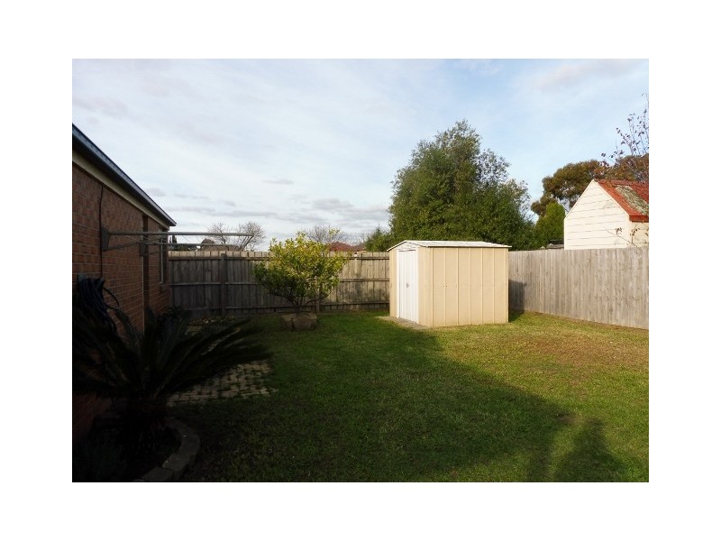14 Carey Street, Cranbourne North VIC 3977