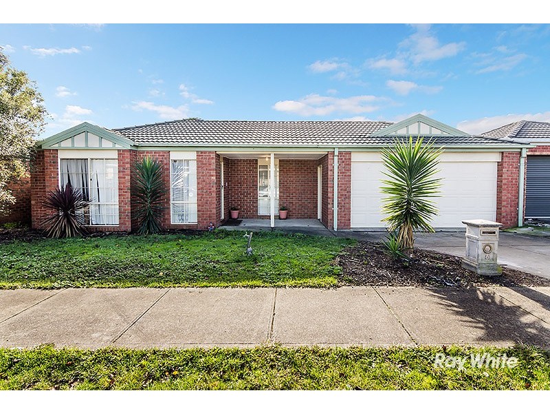 8 Nyarrin Place, Cranbourne West VIC 3977