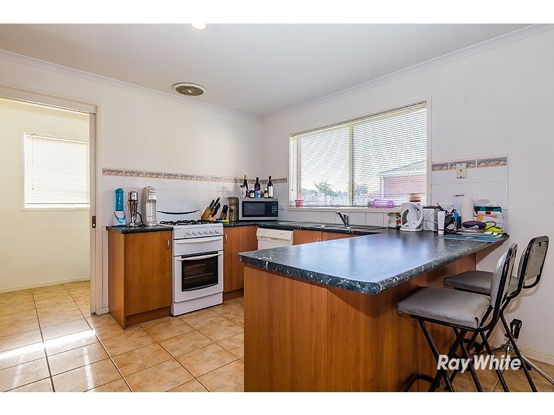 8 Nyarrin Place, Cranbourne West VIC 3977