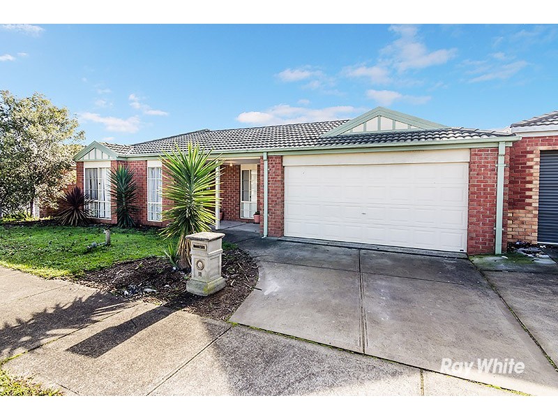 8 Nyarrin Place, Cranbourne West VIC 3977