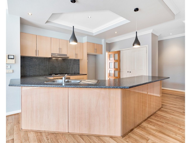 18 Lockwood Rise, Lynbrook VIC 3975