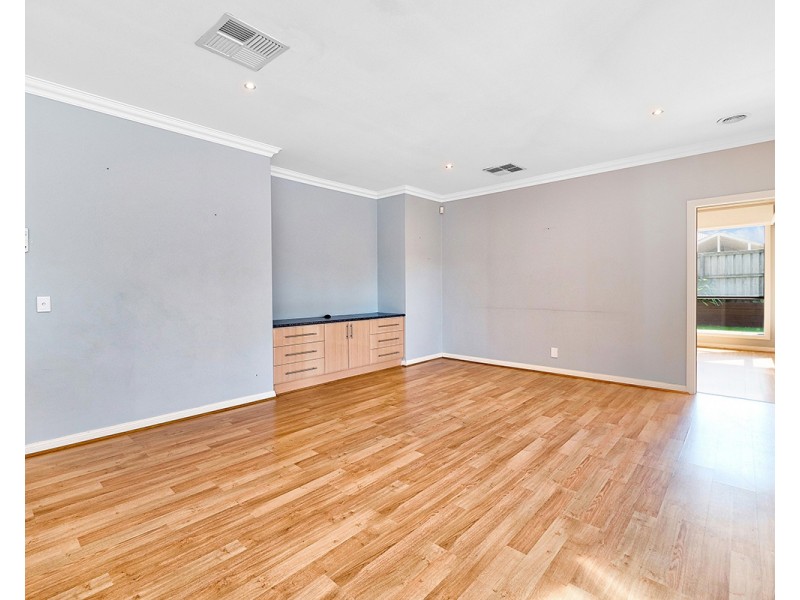 18 Lockwood Rise, Lynbrook VIC 3975